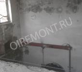 Снесли у выступа стену